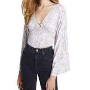 Guess Jazzi Kimono Sleeve Siberian Print Bodysuit Medium NWT